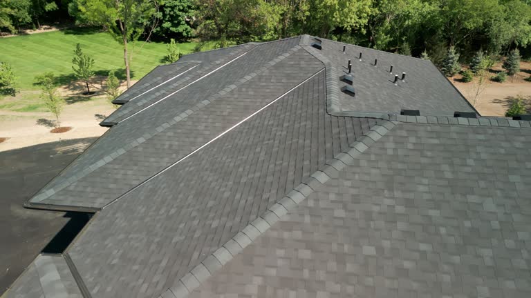 Fast & Reliable Emergency Roof Repairs in Sheffield, IA